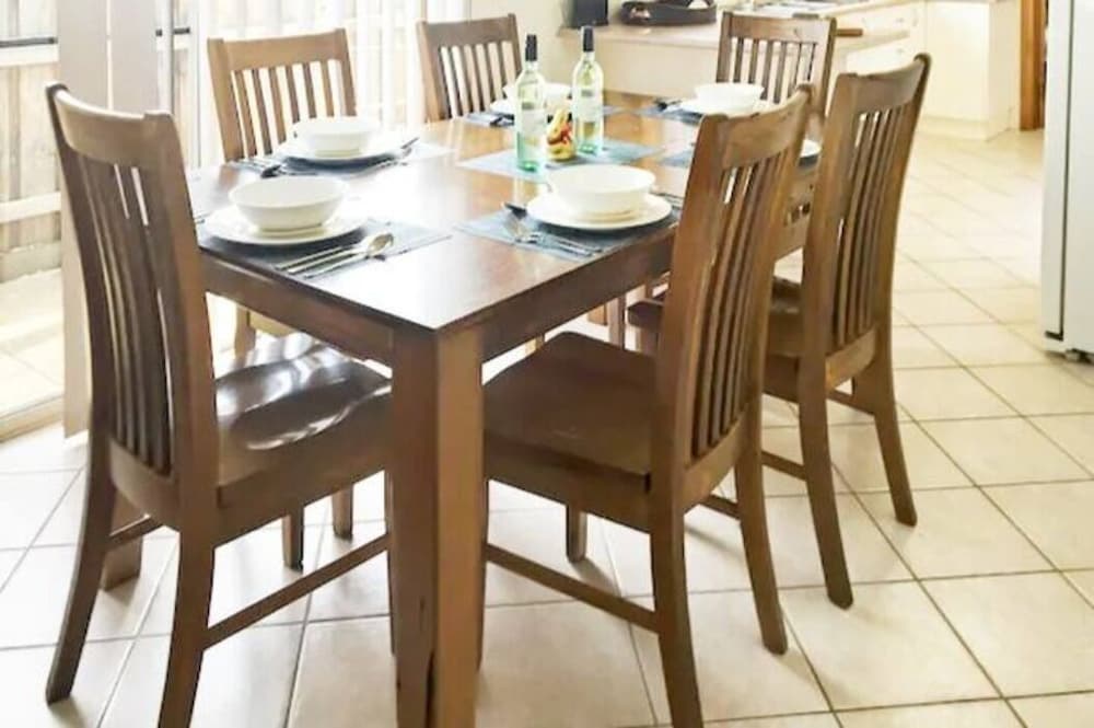 Rye Sleeps 10, Great Weekender