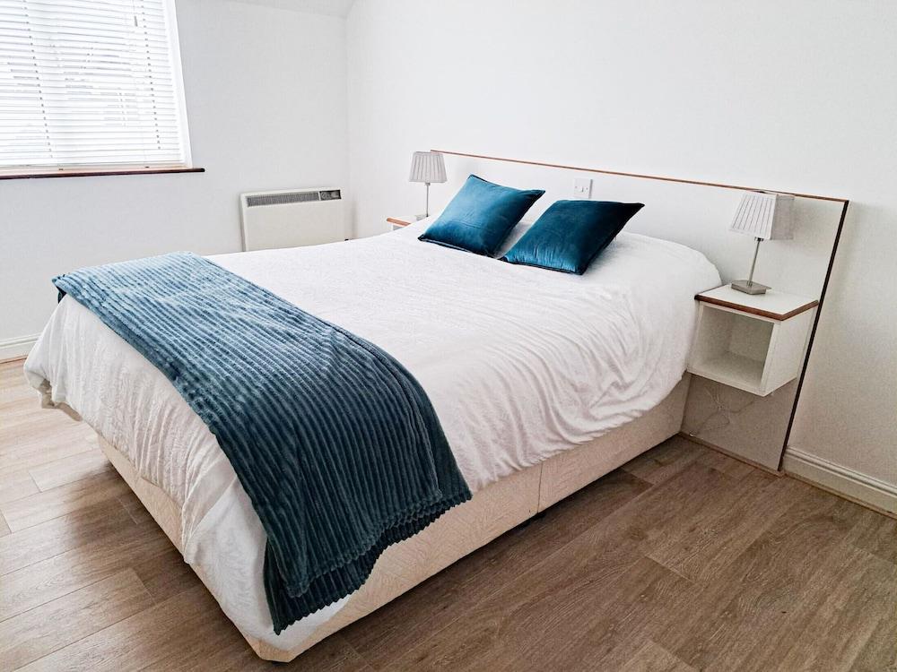 Moore Bay Holiday Homes