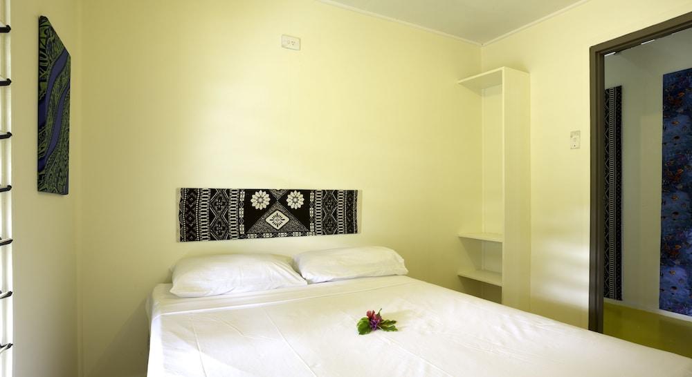 Funky Fish Beach & Surf Resort - Hostel