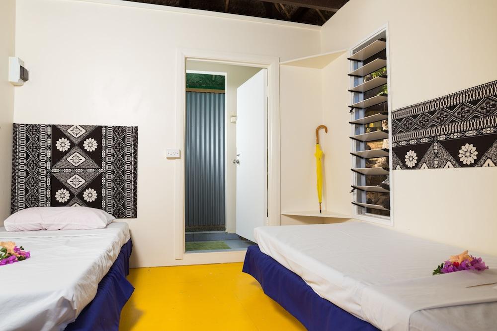 Funky Fish Beach & Surf Resort - Hostel