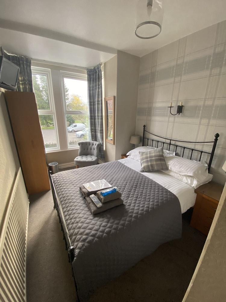 Autumn Leaves Guest House