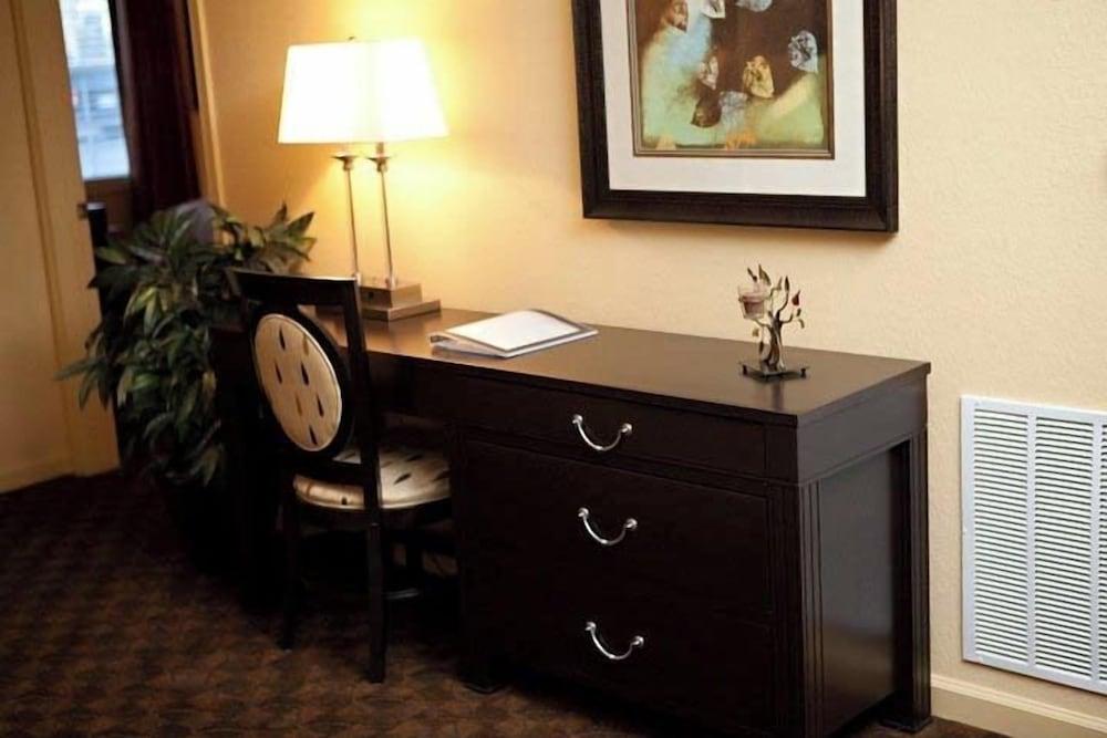 The Colonies at Williamsburg