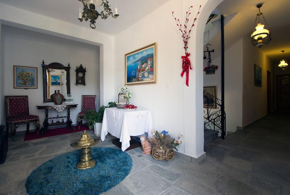 Pantheon Studios Apartments