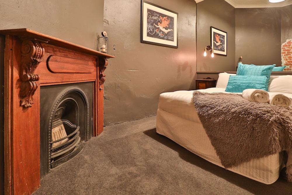 Indulge Apartments - Eighth Street