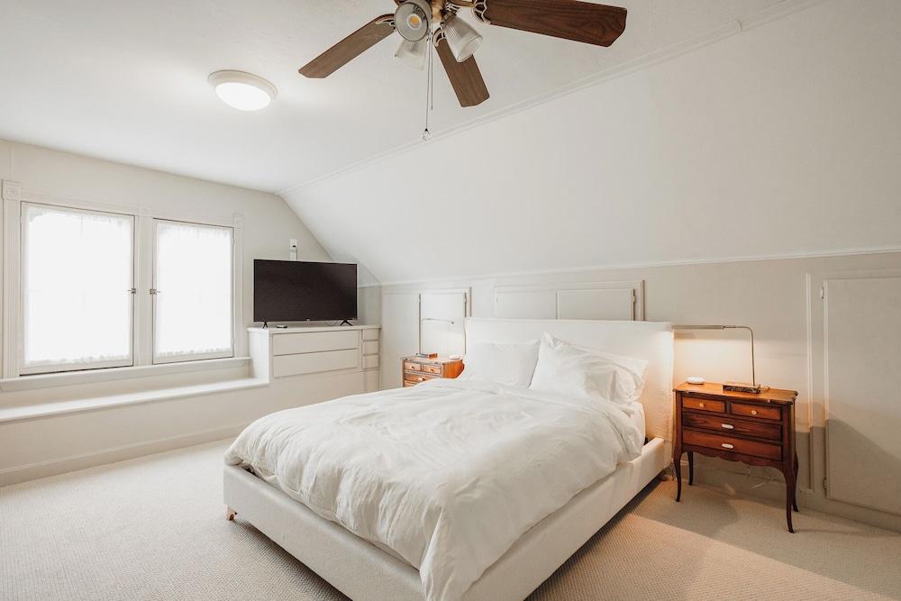 Kaleidoscope Inn & Gardens