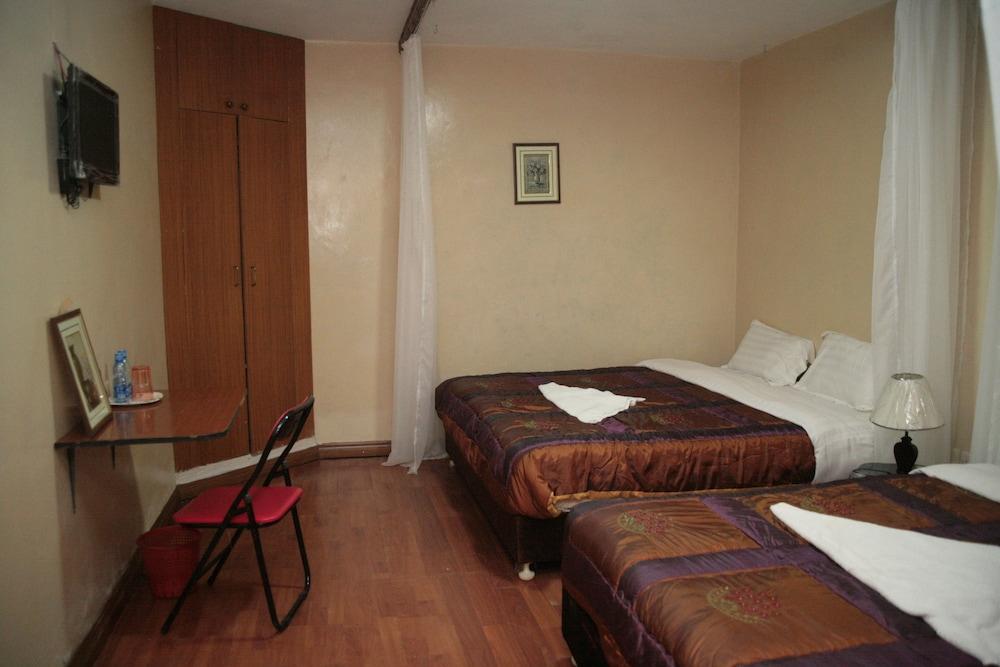 The Headquarters Inn