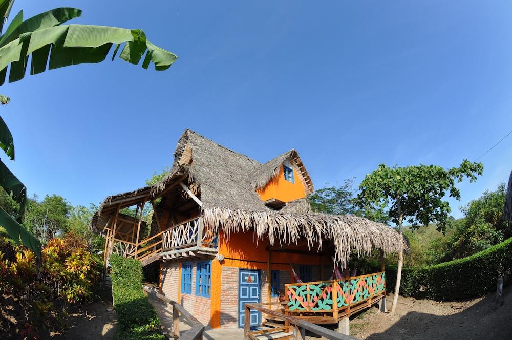 Azuluna Eco-Lodge