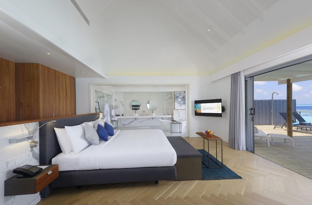 OUTRIGGER Maldives Maafushivaru Resort