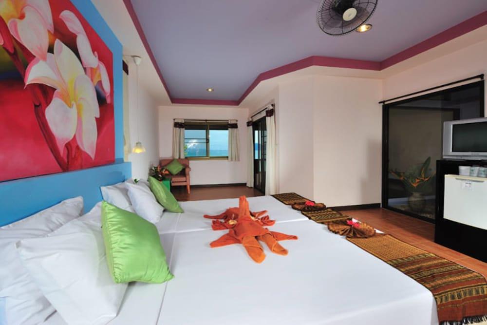 Koh Ngai Cliff Beach Resort