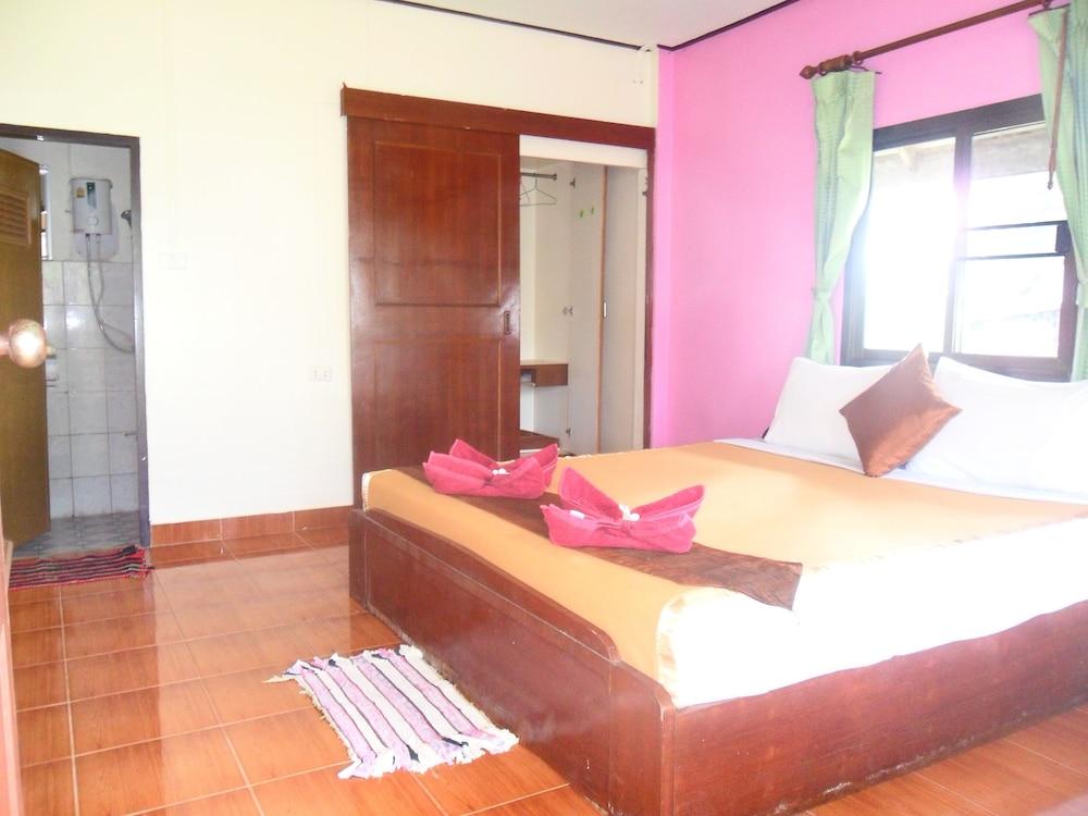 Lanta Palm Beach Resort