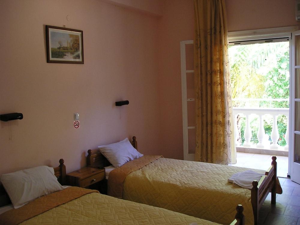 River Studios & Apartments