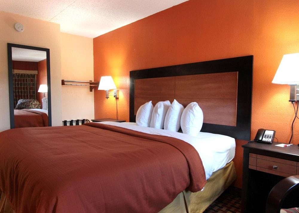 Days Inn by Wyndham Independence