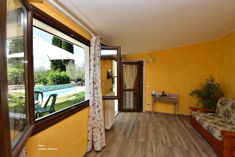 Hotel Diffuso Il Portichetto sulla collina a Vezio Perledo