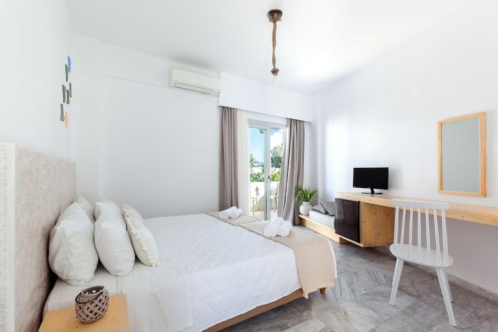 Memories Beach Hotel