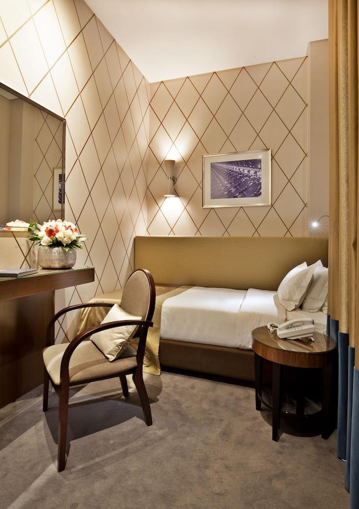 Lisboa Carmo Hotel
