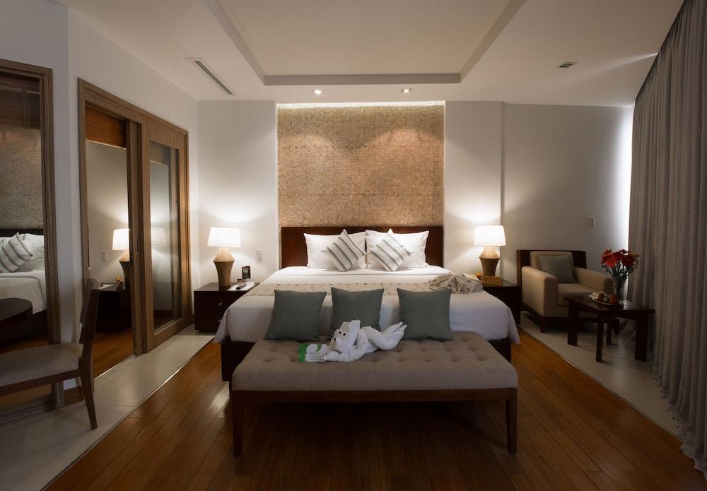 The Cliff Resort & Residences