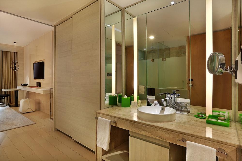 The Stones - Legian, Bali - Marriott Autograph Collection Hotel