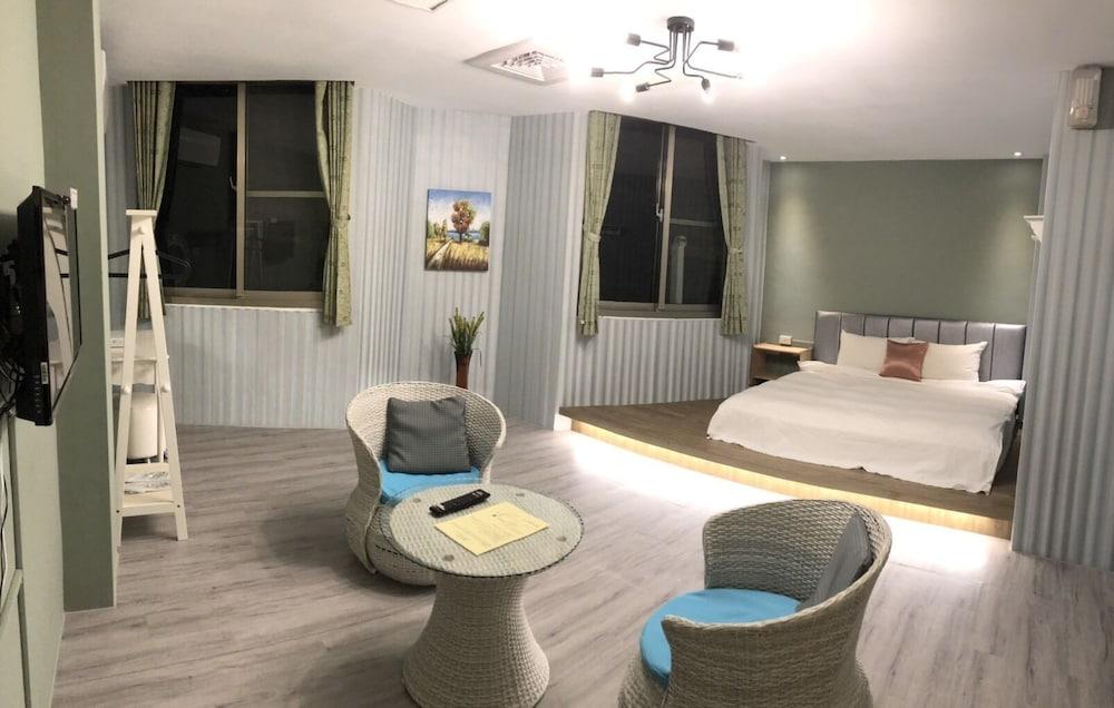 SunMoonLake Loft Inn