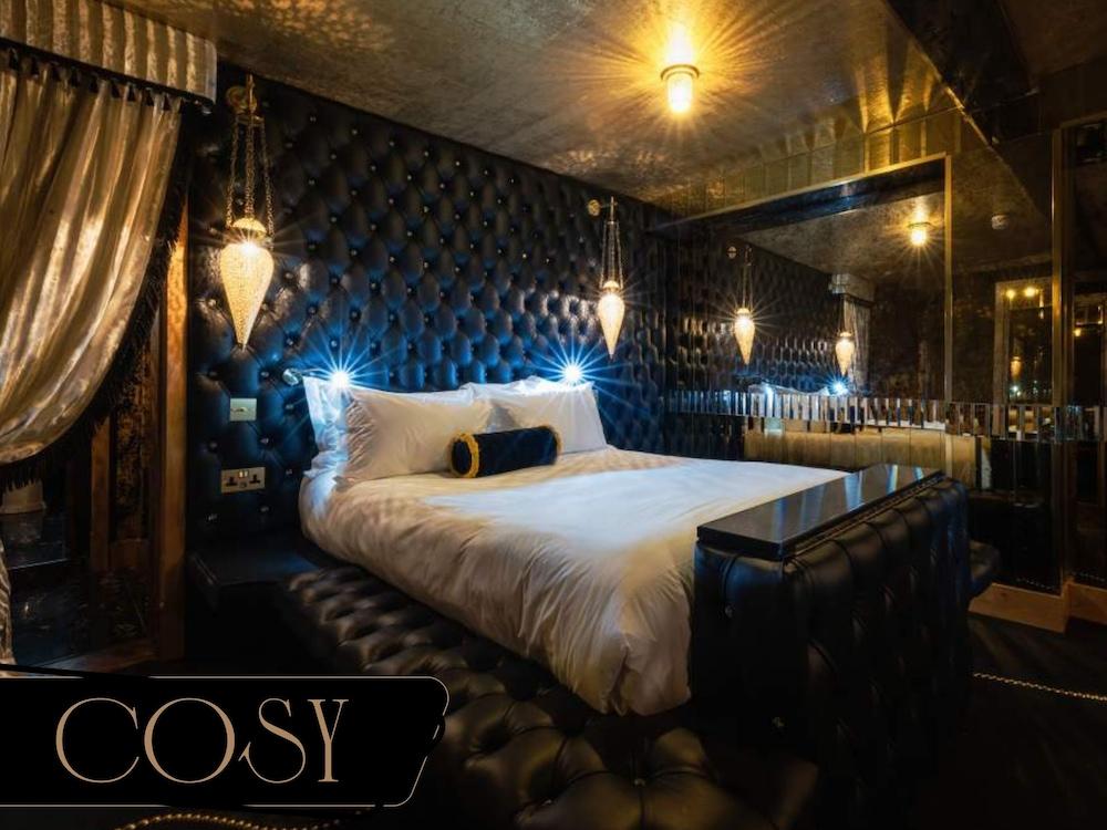 Crazy Bear Hotel-Beaconsfield