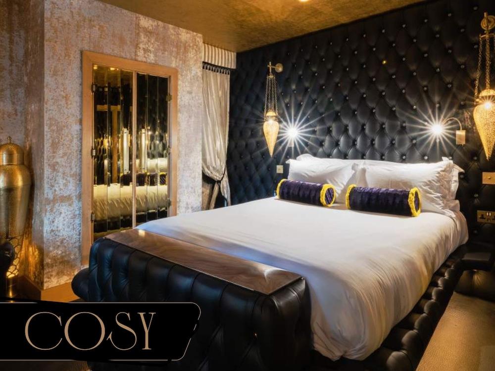 Crazy Bear Hotel-Beaconsfield