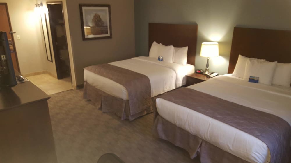 Baymont by Wyndham Minot