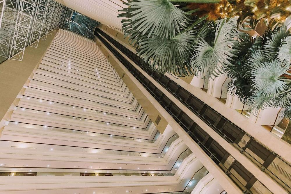 Dusit Thani Abu Dhabi