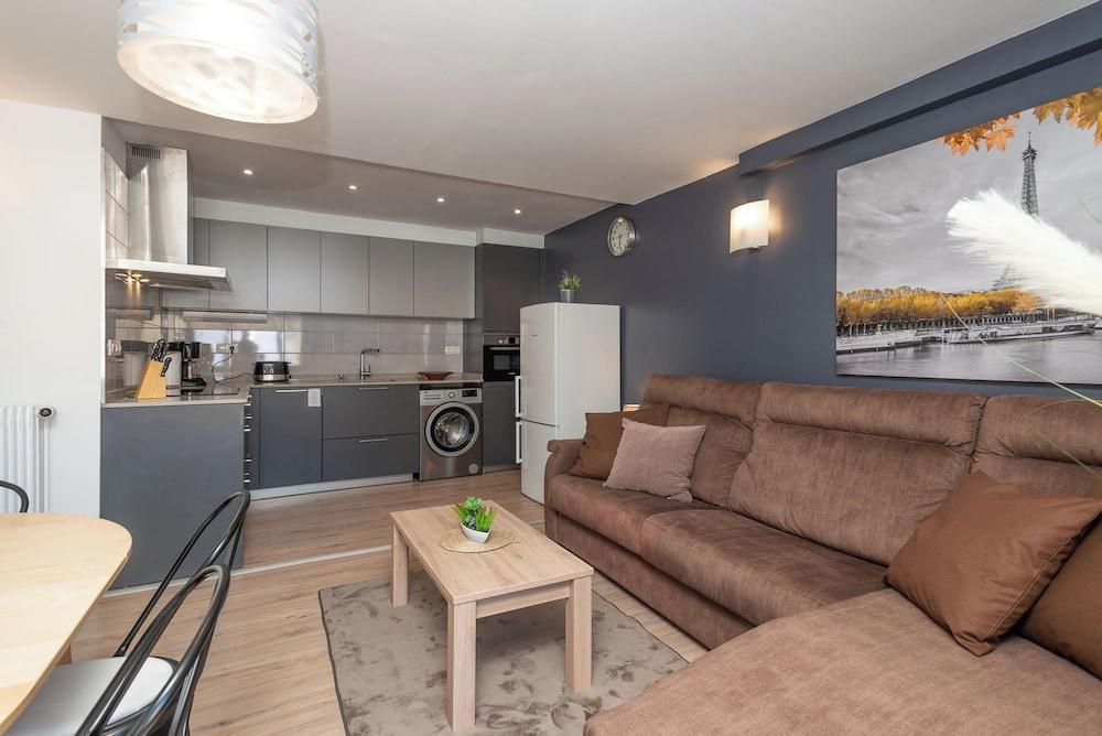 APARTAMENTOS VAQUERS MIKKA 3000