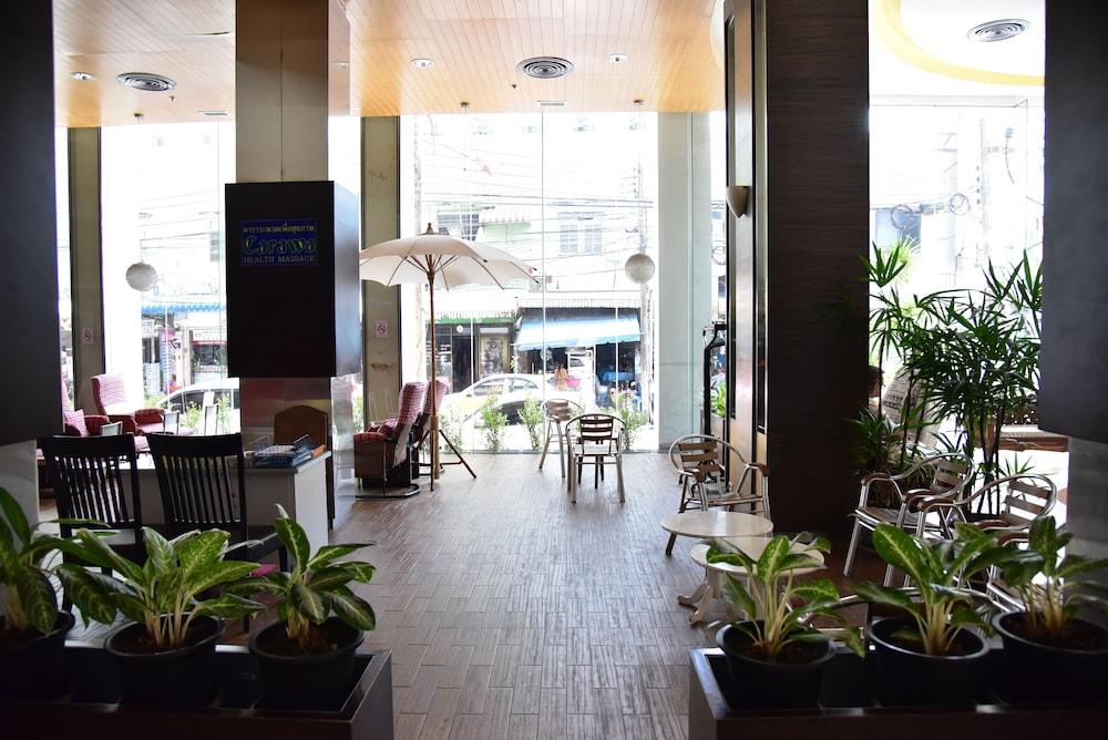 Golden Crown Grand Hotel