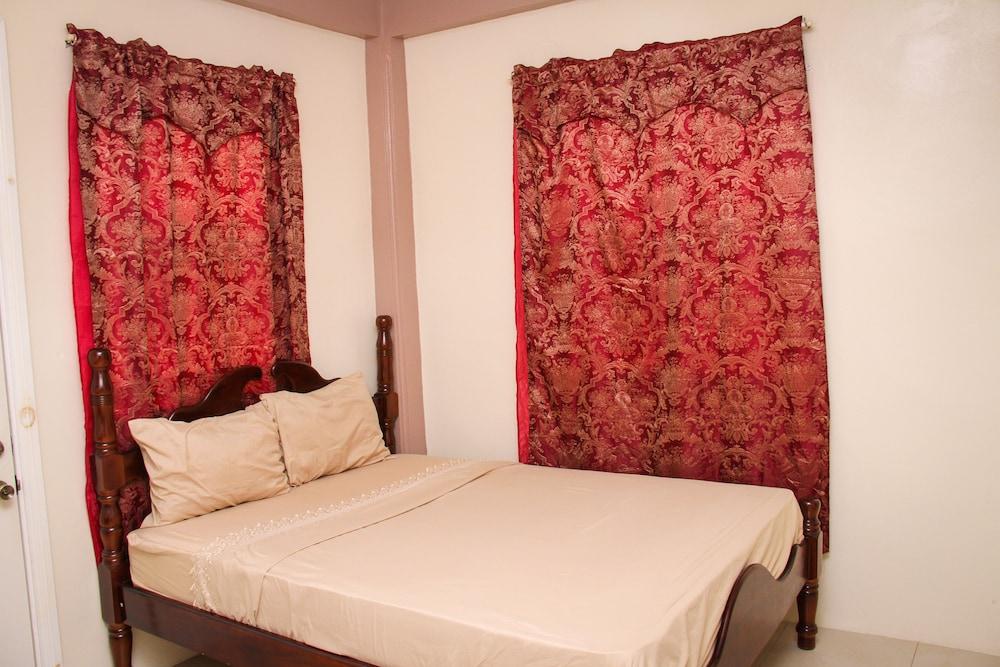 Iso's Bed & Breakfast