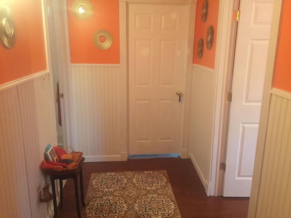 Brookside Inn At Laurens