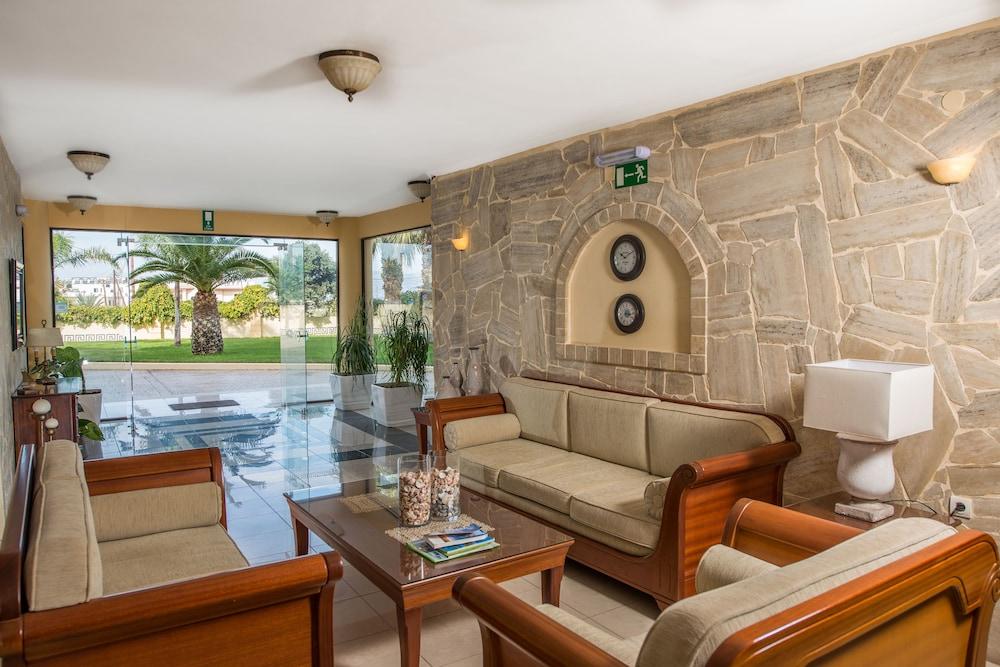 Mirtilos Studios & Apartments