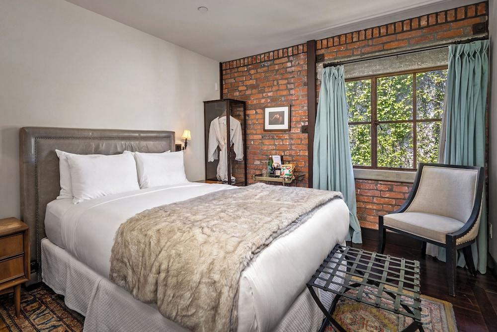 Granada Hotel & Bistro