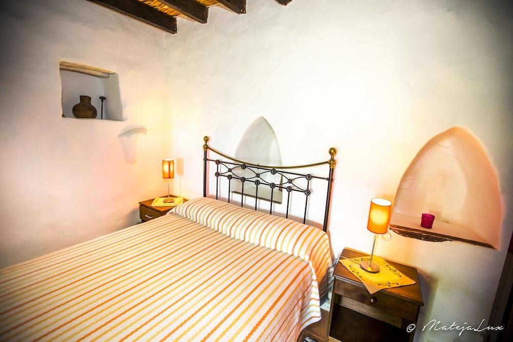 Ambelikos Traditional AgroHotel