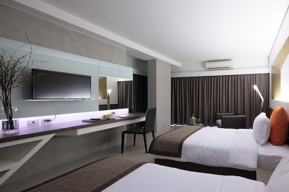 Nine Forty One Hotel