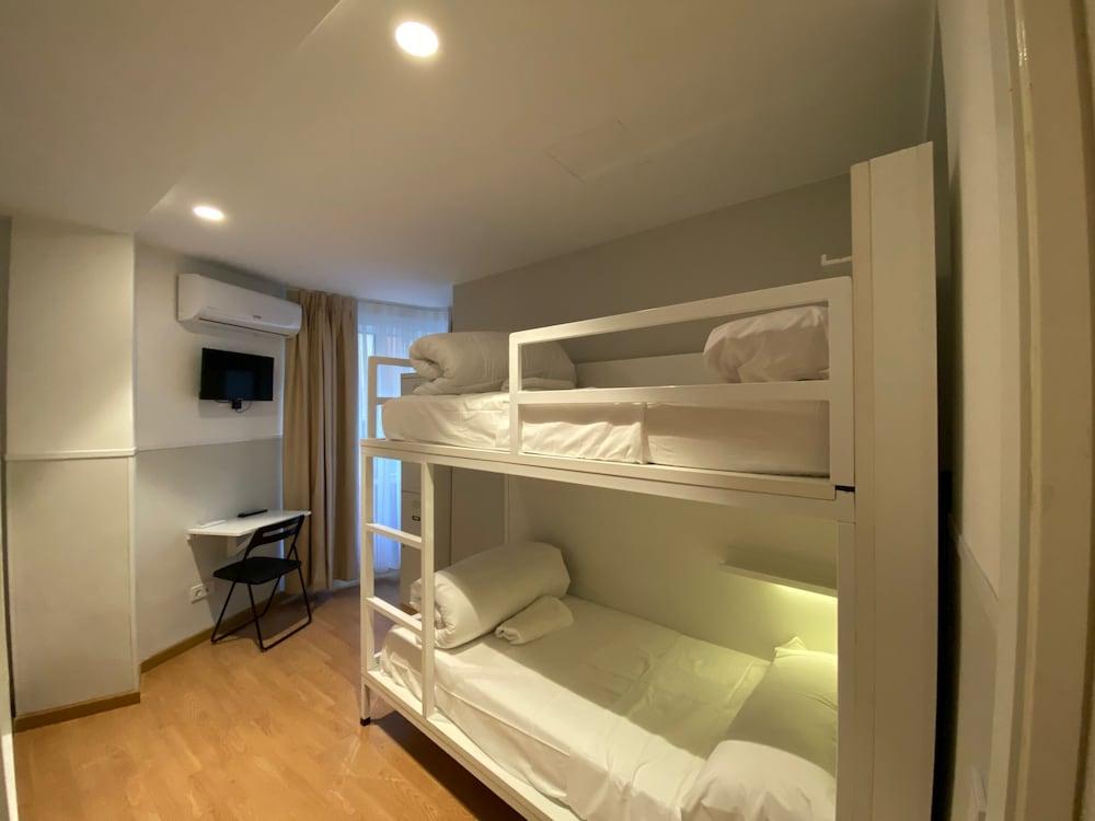 Far Home Gran Vía - Hostel