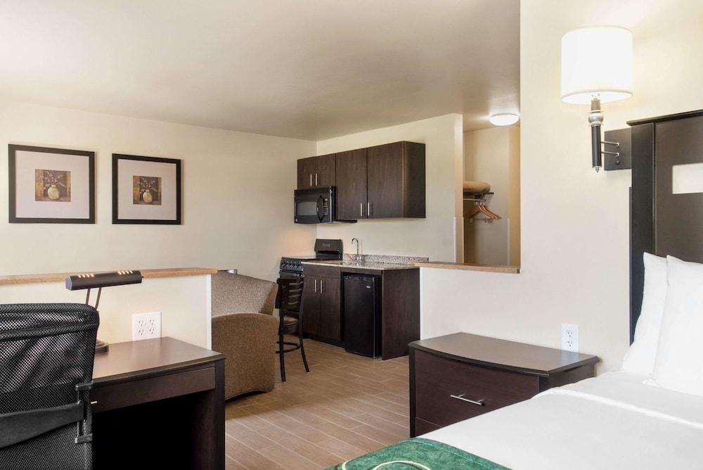 Baymont by Wyndham Glenwood