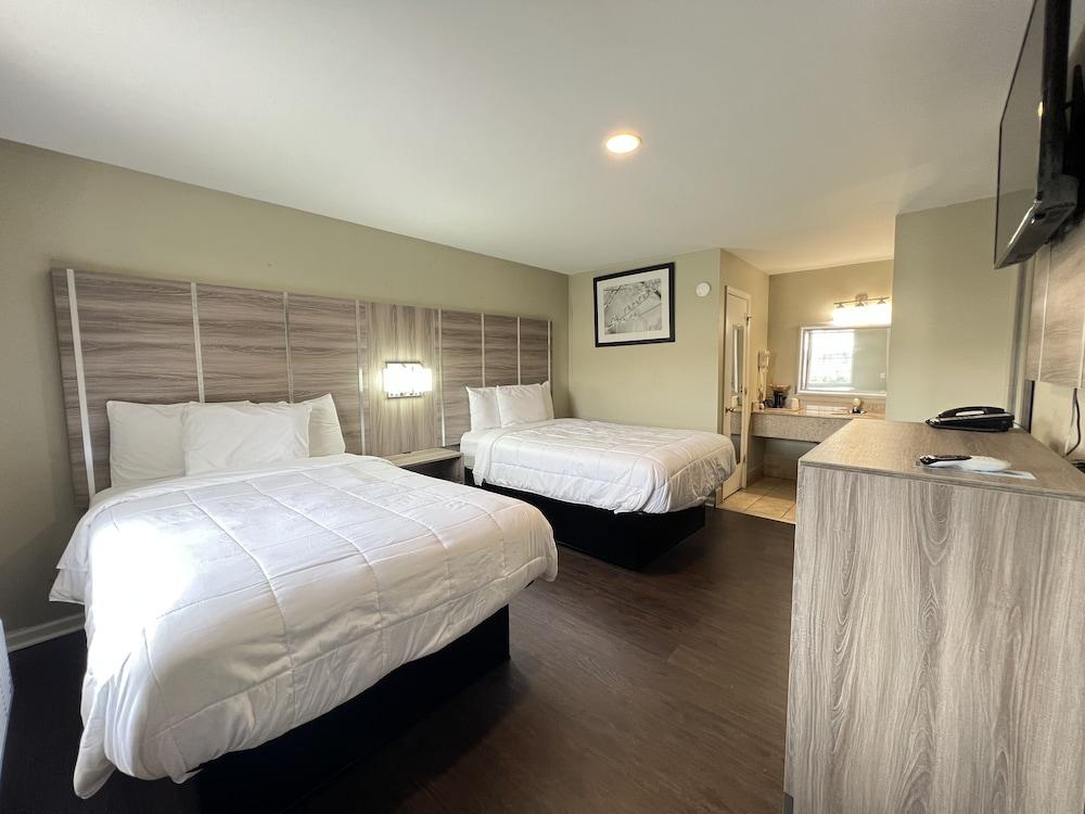 Travelodge by Wyndham Santee