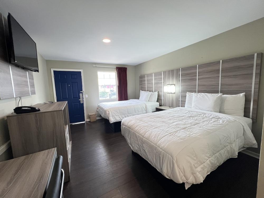 Travelodge by Wyndham Santee