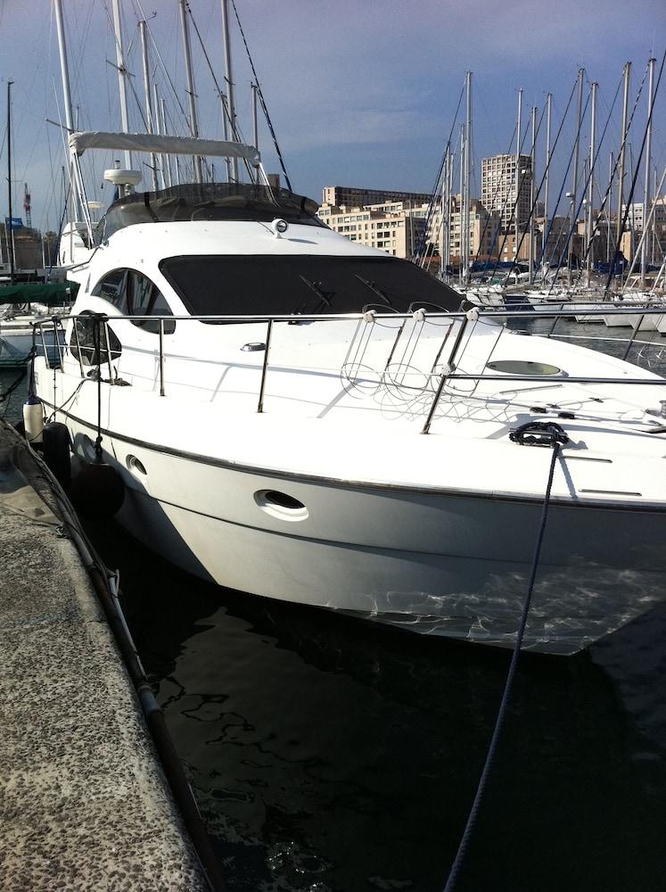 Une Nuit à Bord Bandol