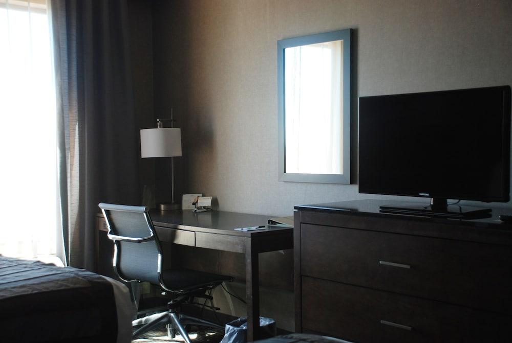 Wingate by Wyndham Bismarck