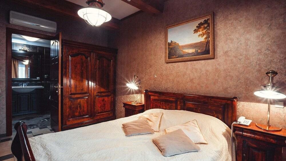 Nemchinovka Park Hotel