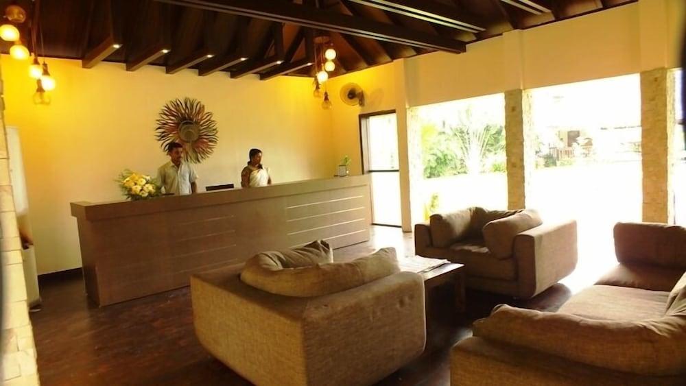 Deshadan Backwater Resort