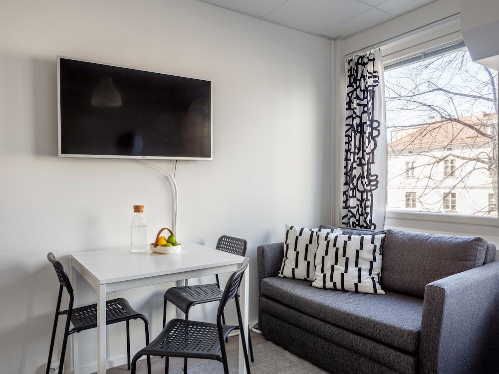 Modern Downtown Studio - "Pikku Ronka" - Hosted by 2ndhomes
