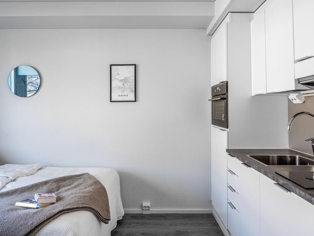 Modern Downtown Studio - "Pikku Ronka" - Hosted by 2ndhomes