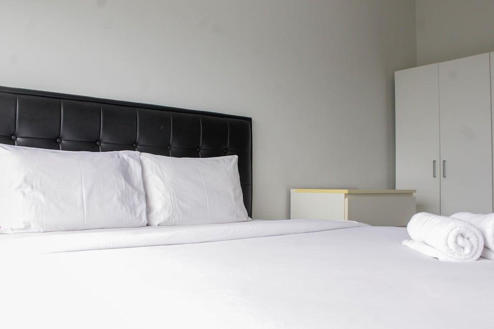 Minimalist and Comfy 1BR Apartment Scientia Residence