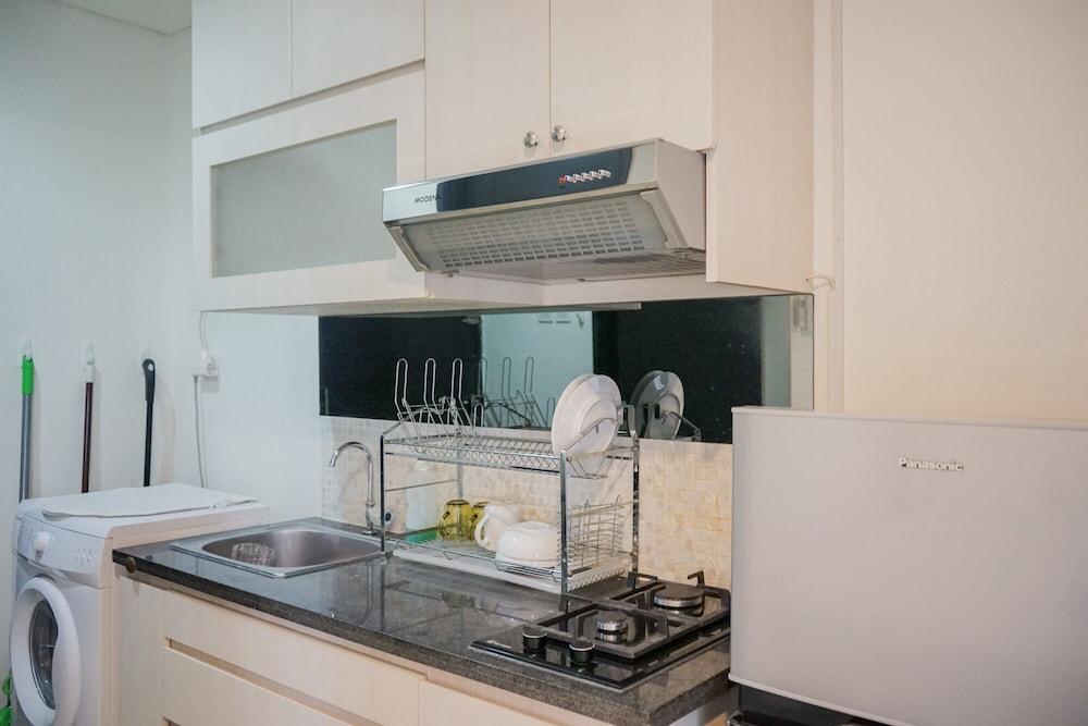 Minimalist Pool View Low Rise Studio @ Paramount Skyline Apartment