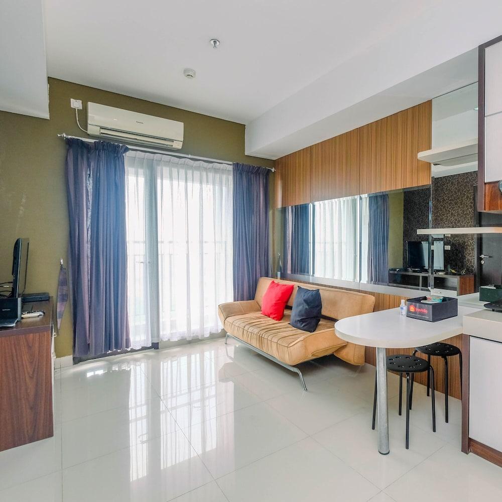 Comfy and Minimalist 1BR Apartment at Atria Residence