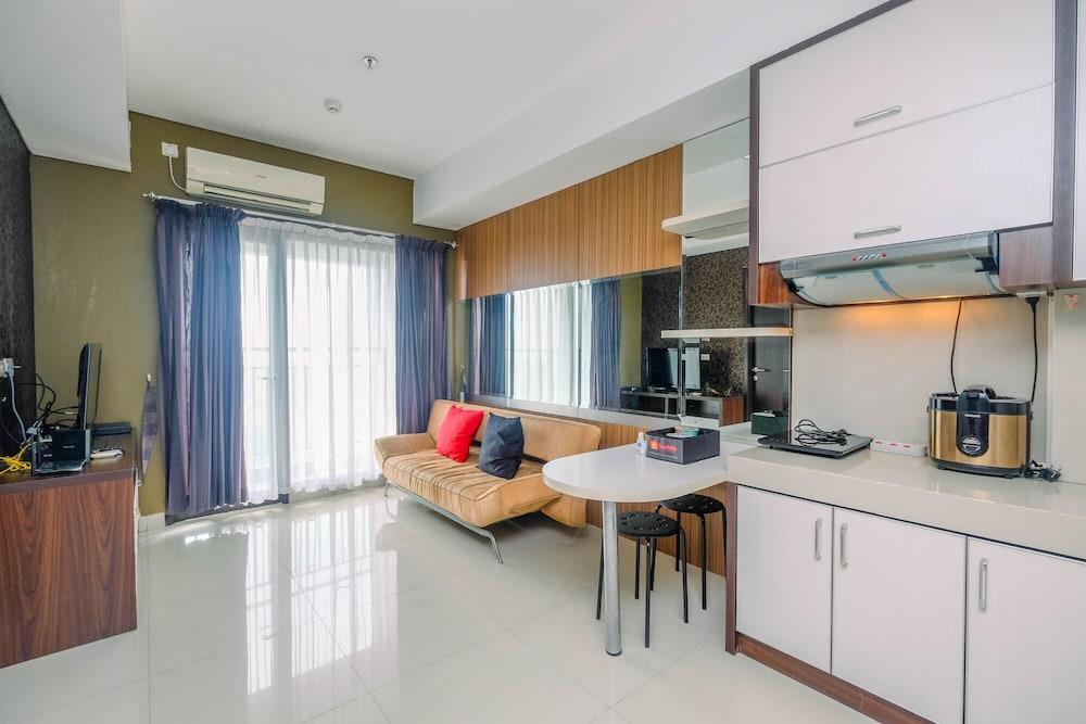Comfy and Minimalist 1BR Apartment at Atria Residence