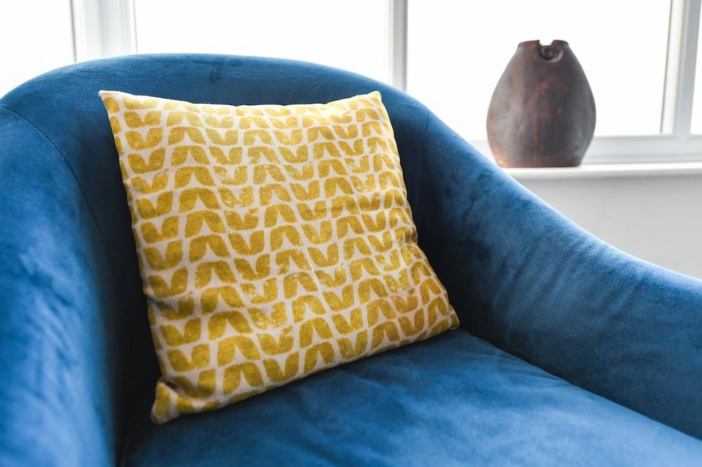 Long Eaton Modern 4bed House