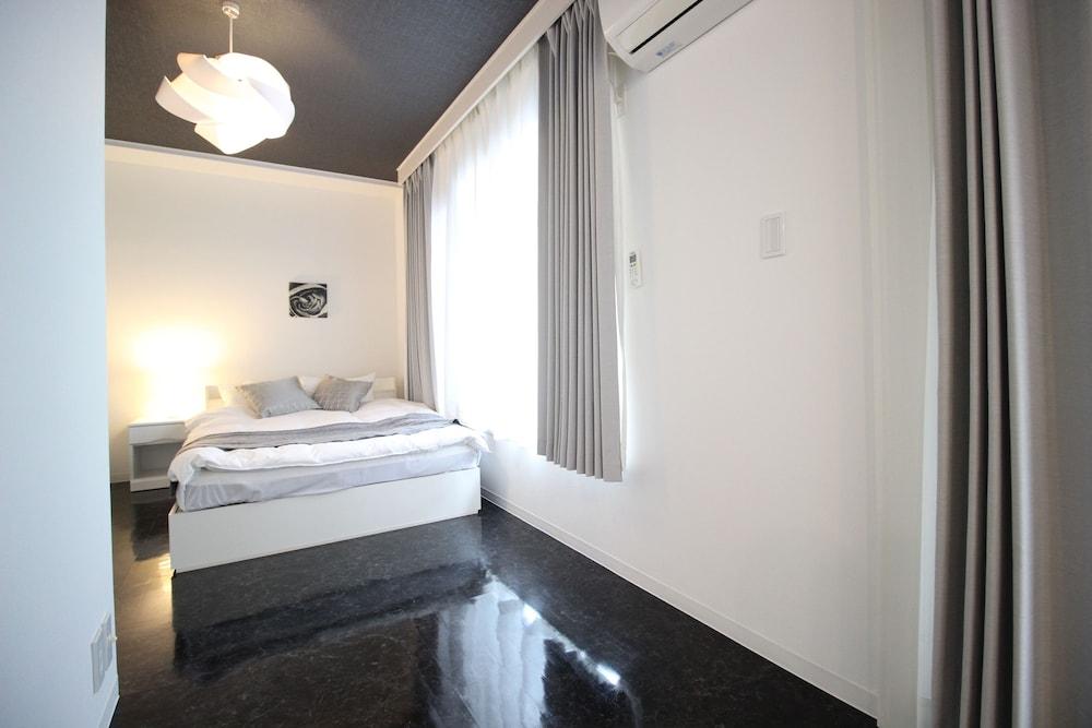 Atrium - Self Check-In Only